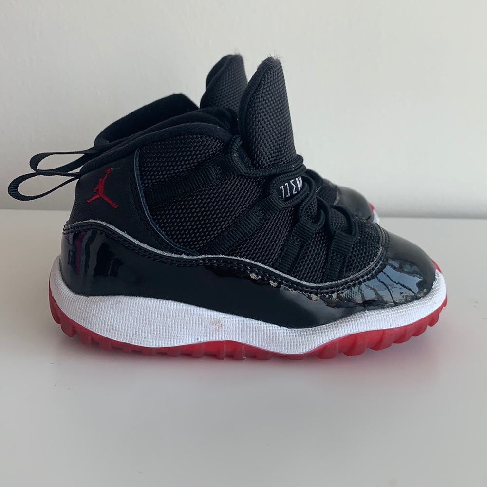 Jordan retro 11s in Size 8c